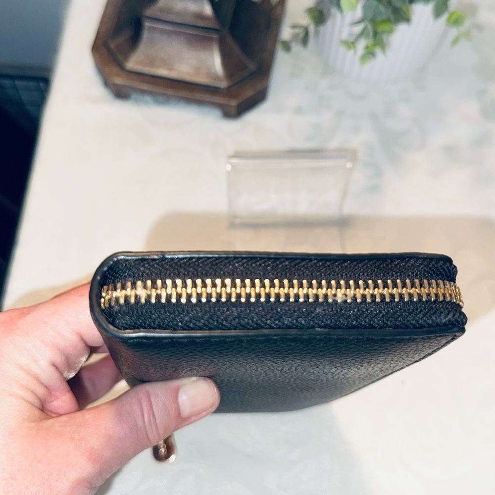 Michael Kors Jet Set Travel Continental Zip-Around Wallet - Black - Like NEW - Picture 5 of 7